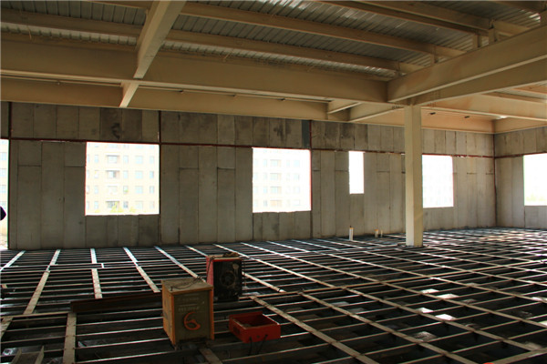 鋼結構內(nèi)墻板